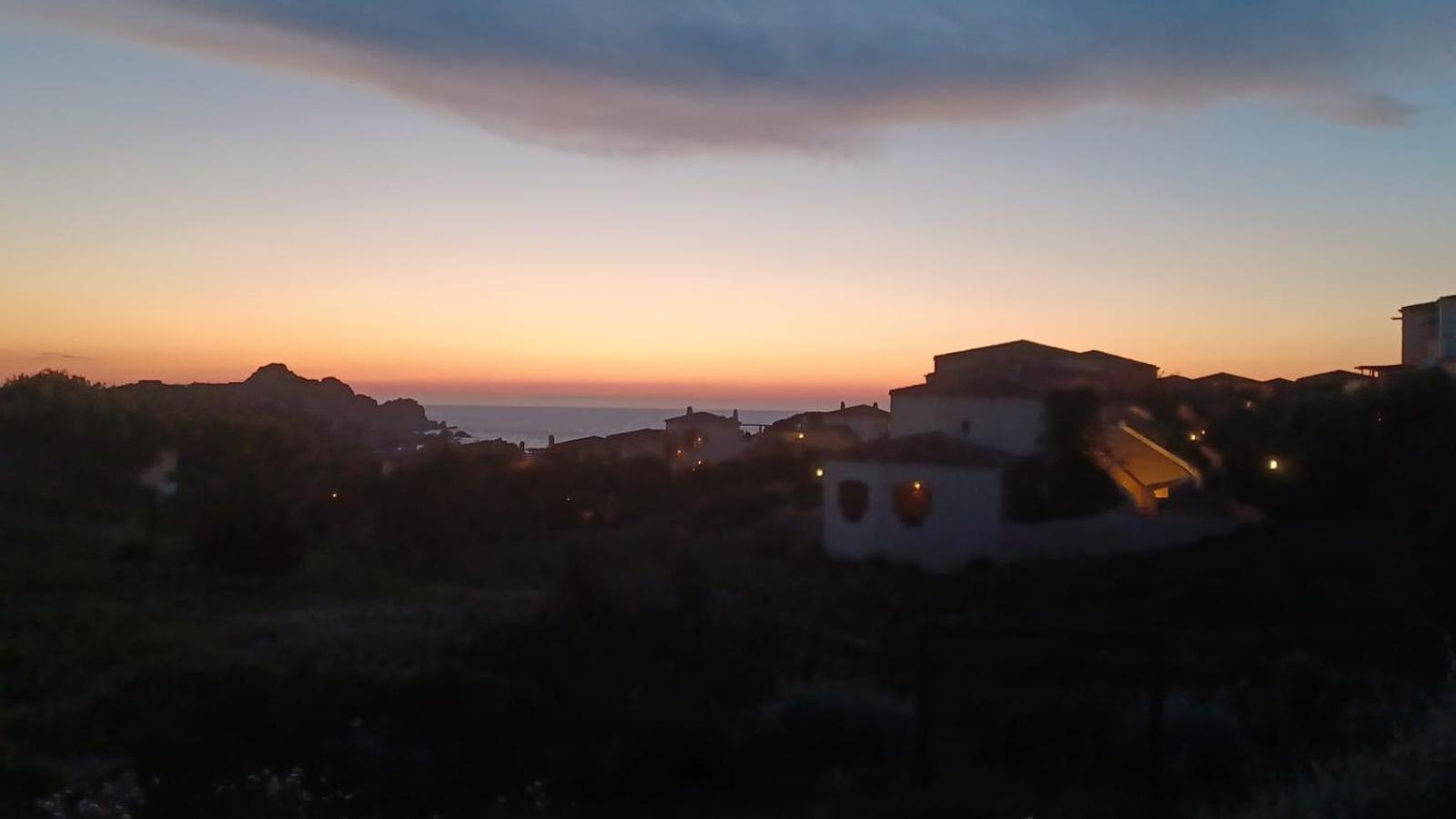 Residence Cala Rossa Isola Rossa Exteriör bild
